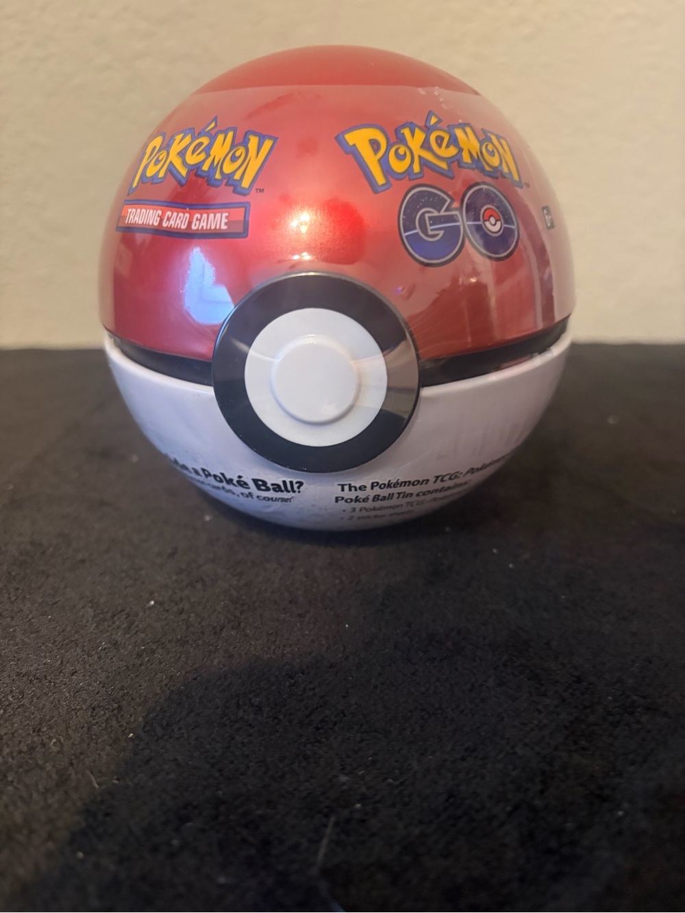 Pokemon Red and White Poké Ball Collectible Tin